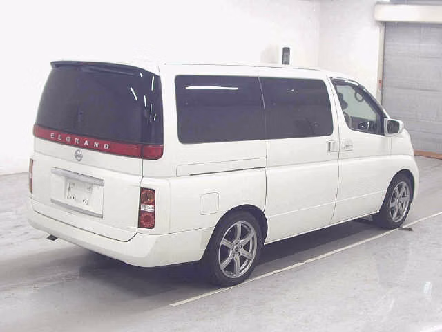 NISSAN ELGRAND