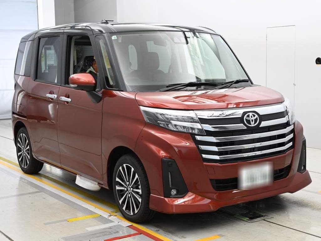 TOYOTA ROOMY
