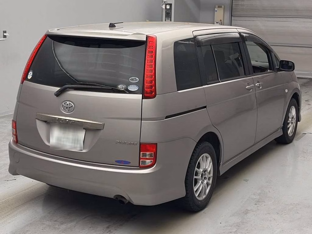 TOYOTA ISIS