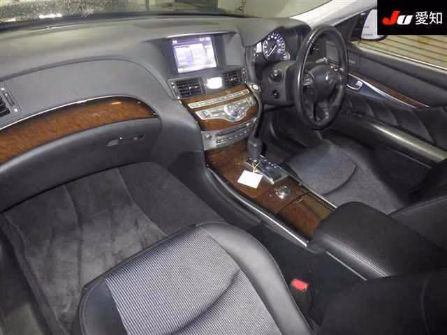 NISSAN FUGA