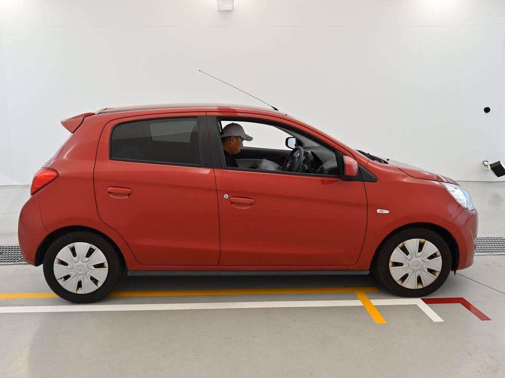 MITSUBISHI MIRAGE