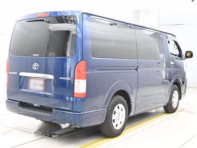 TOYOTA REGIUS ACE