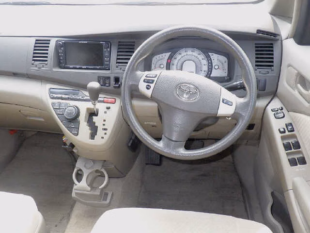 TOYOTA ISIS