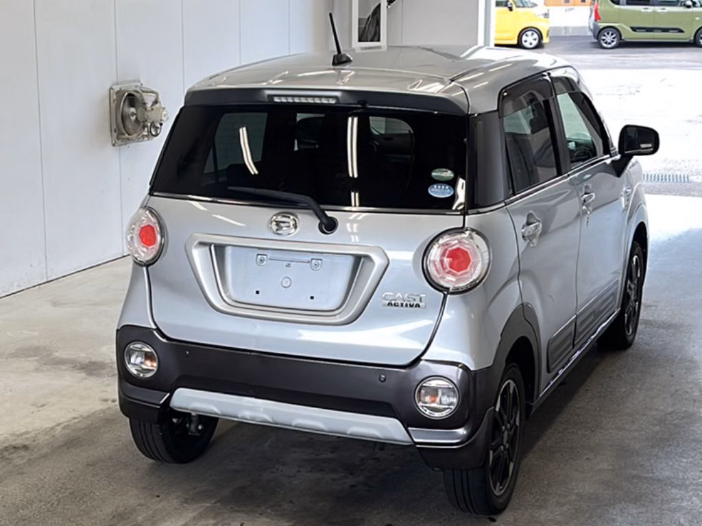 DAIHATSU CAST