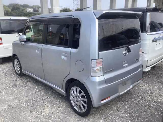 DAIHATSU MOVE CONTE