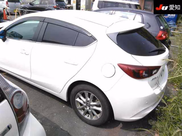 MAZDA AXELA
