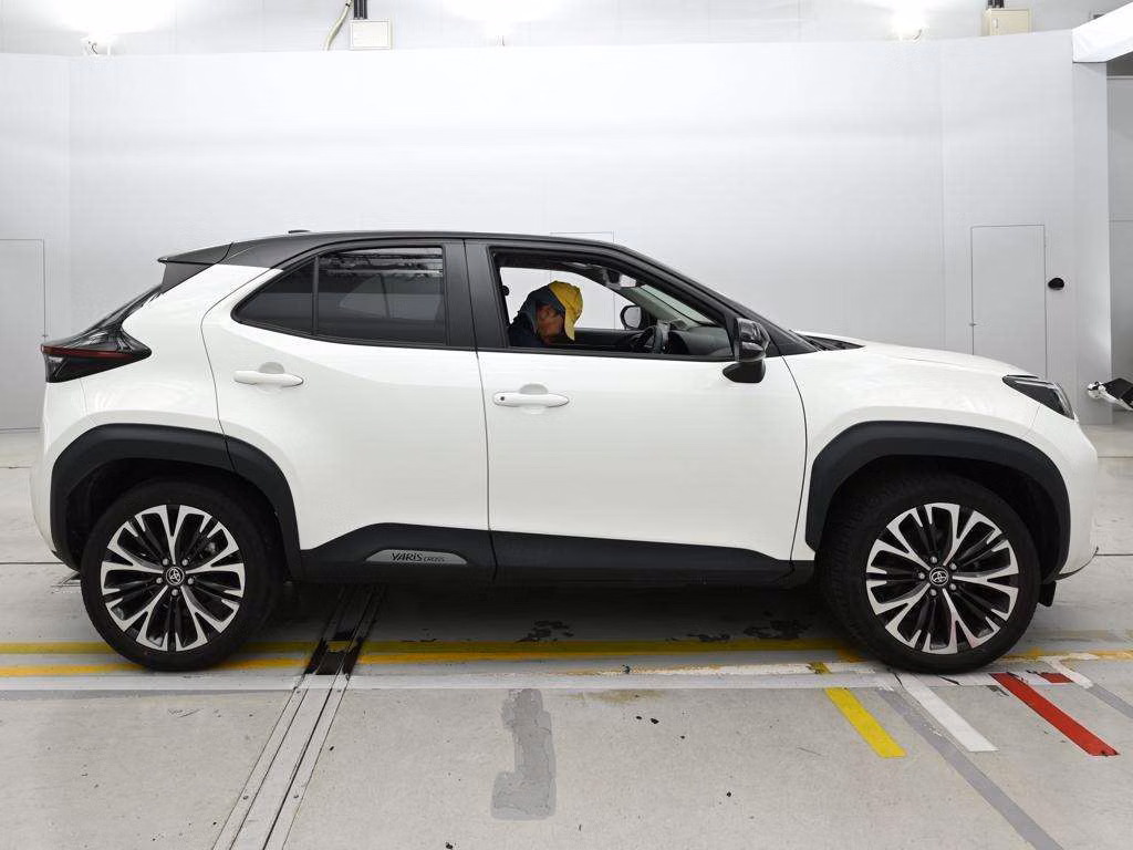 TOYOTA YARIS CROSS