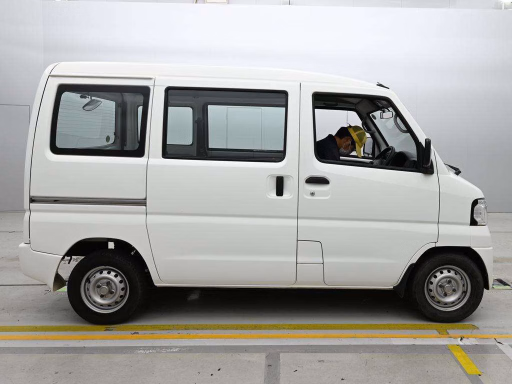 MITSUBISHI MINICAB