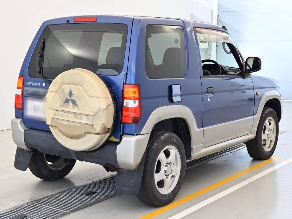 MITSUBISHI PAJERO MINI