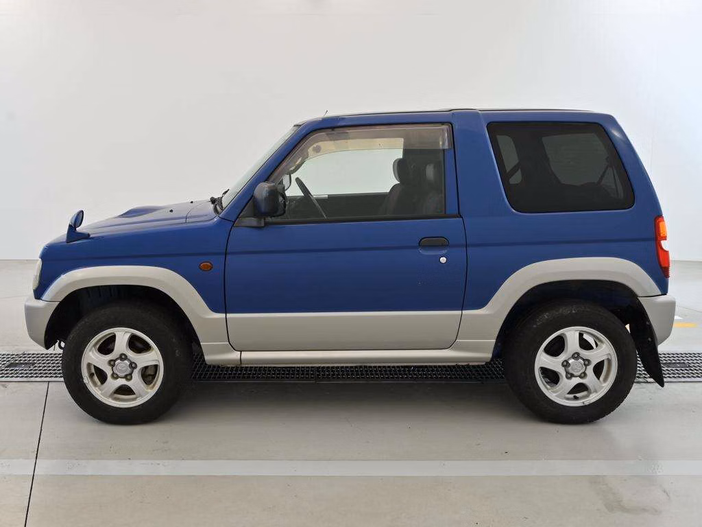 MITSUBISHI PAJERO MINI