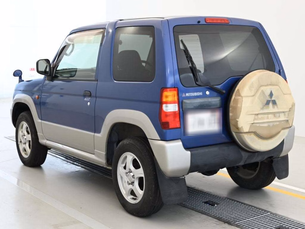 MITSUBISHI PAJERO MINI