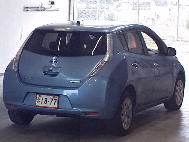 NISSAN LEAF