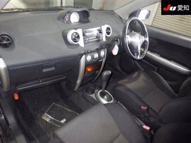 TOYOTA IST