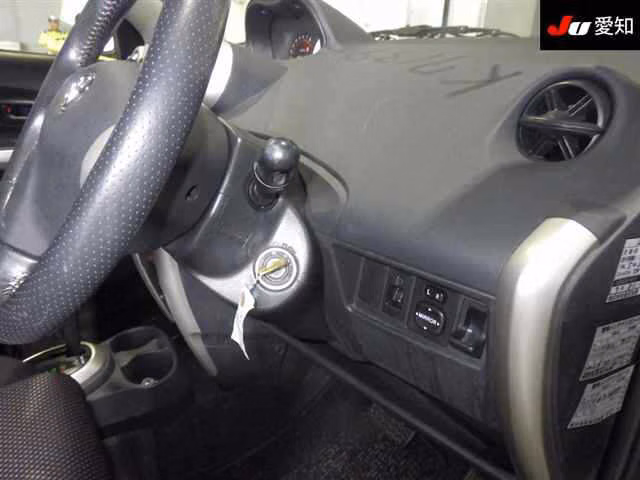 TOYOTA IST