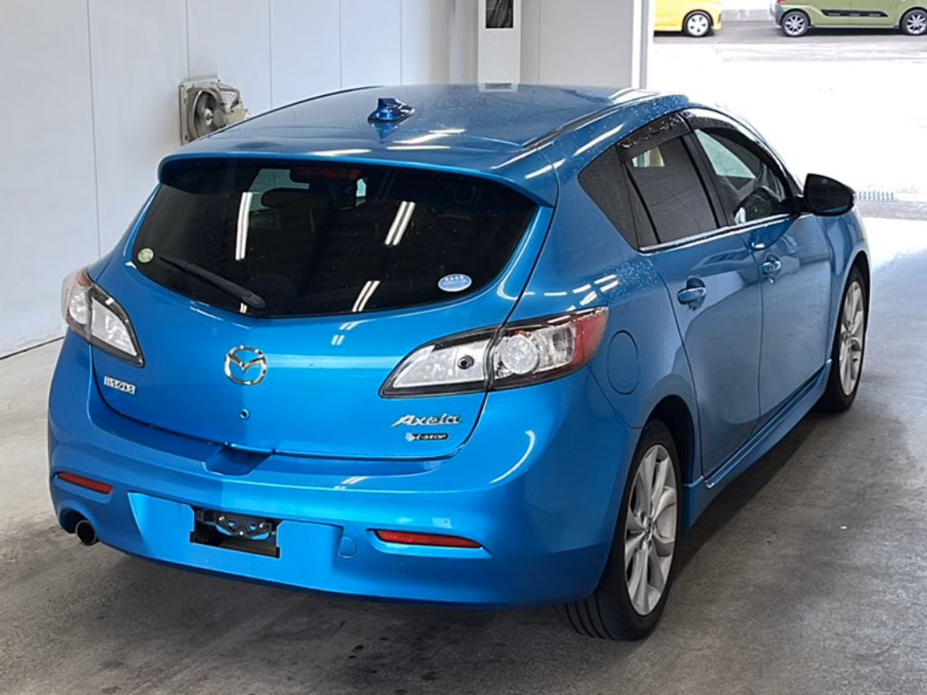 MAZDA AXELA