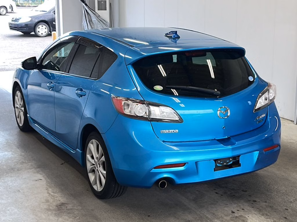 MAZDA AXELA
