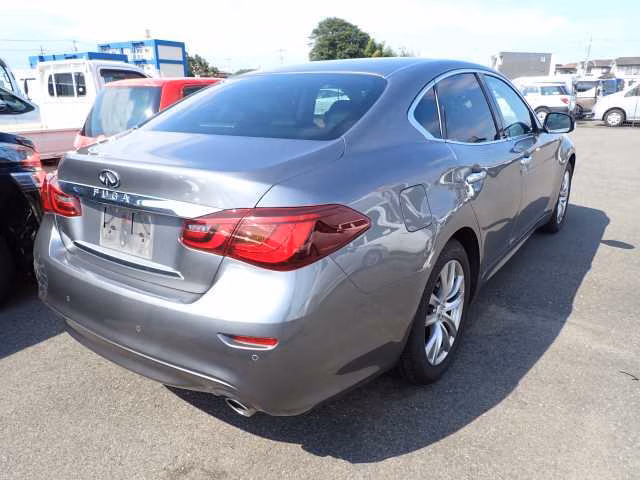 NISSAN FUGA