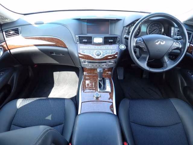 NISSAN FUGA