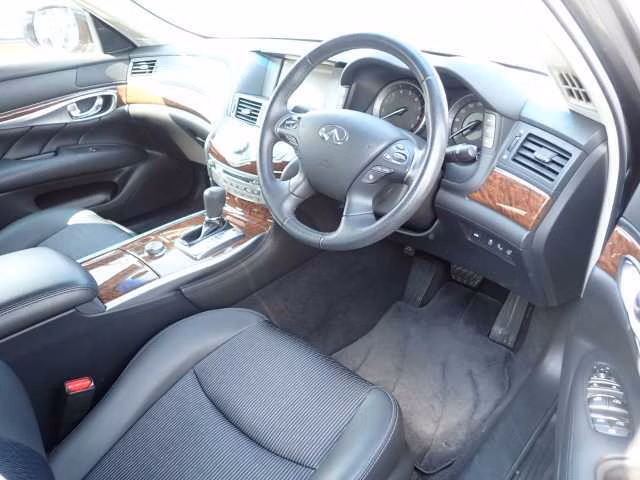 NISSAN FUGA