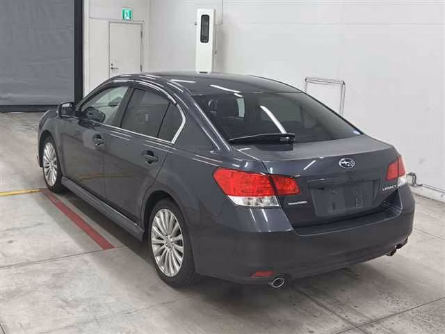 SUBARU LEGACY B4