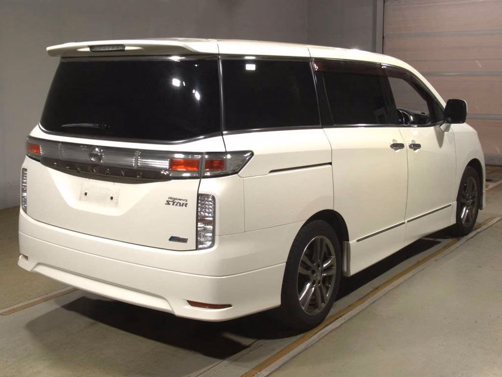 NISSAN ELGRAND