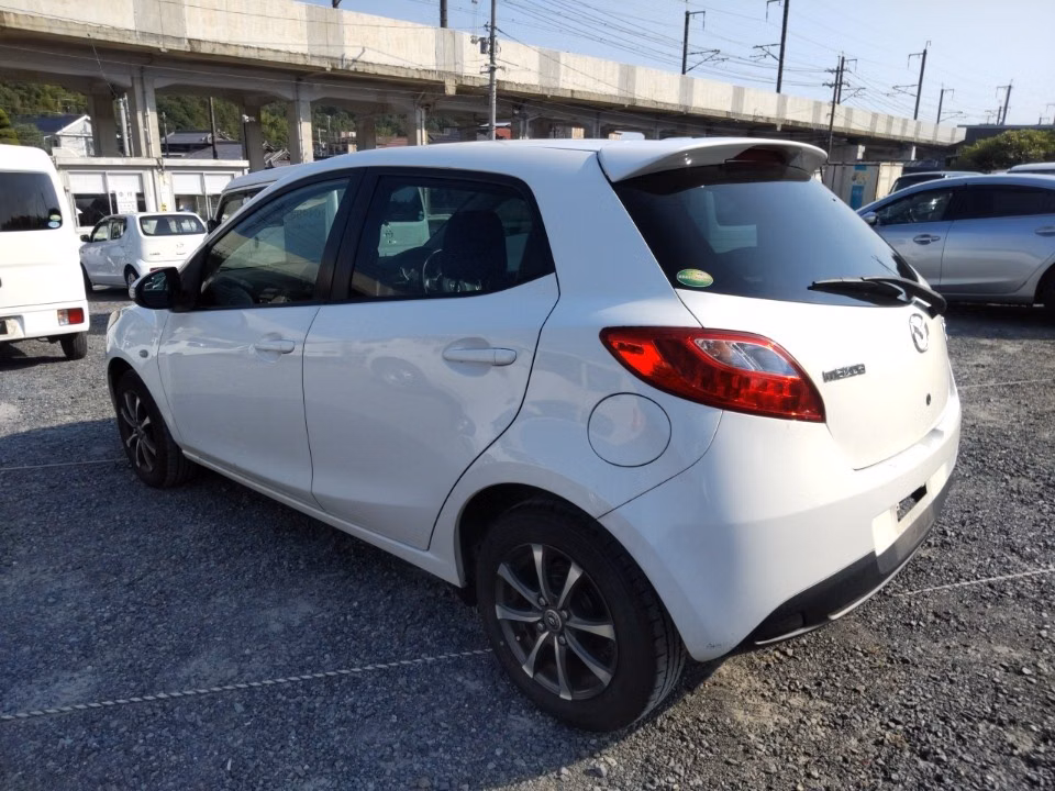 MAZDA DEMIO