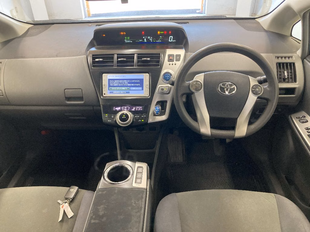 TOYOTA PRIUS ALPHA