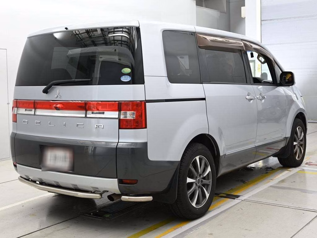 MITSUBISHI DELICA D:5
