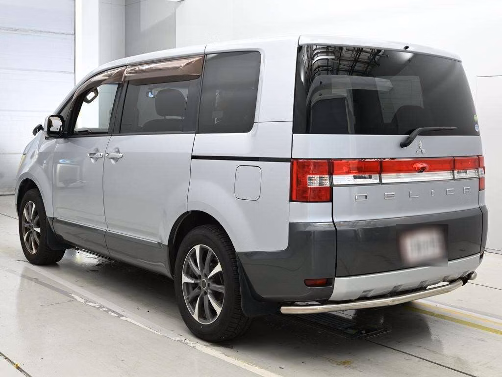 MITSUBISHI DELICA D:5