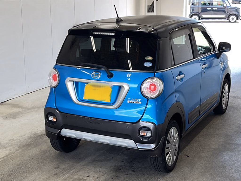 DAIHATSU CAST