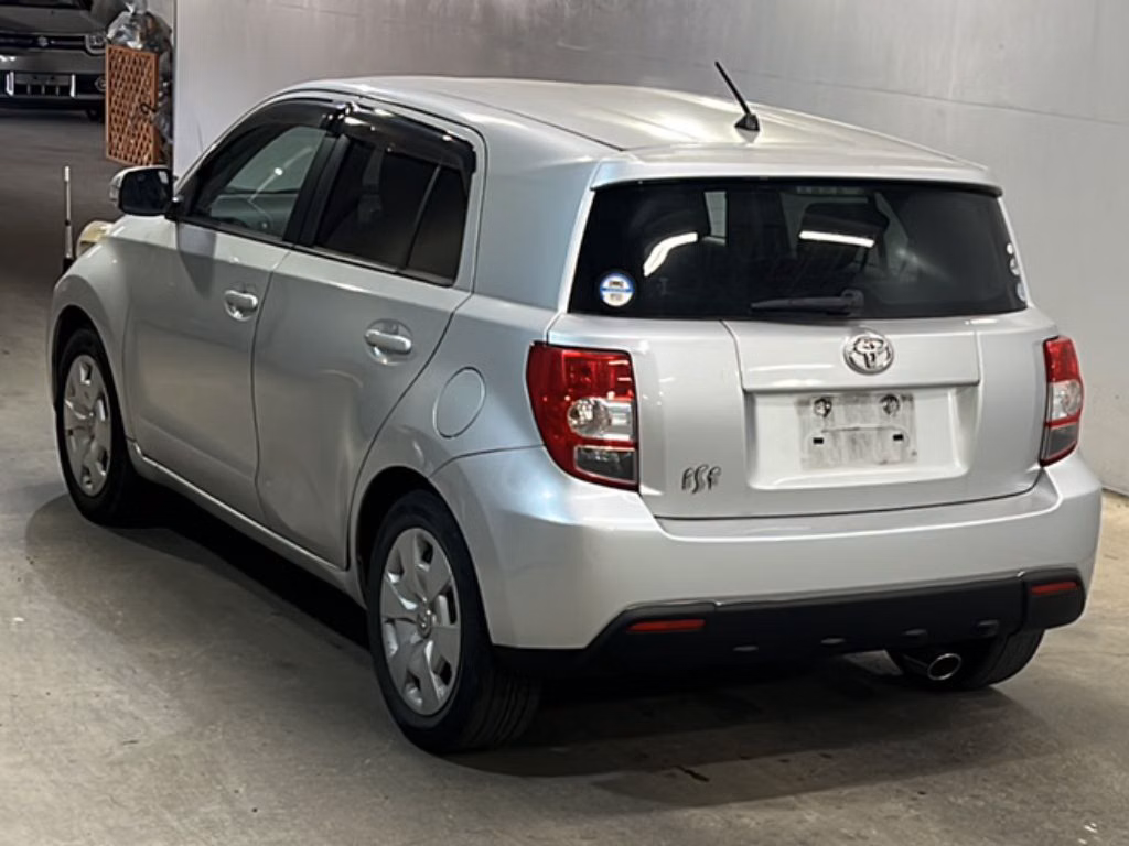 TOYOTA IST