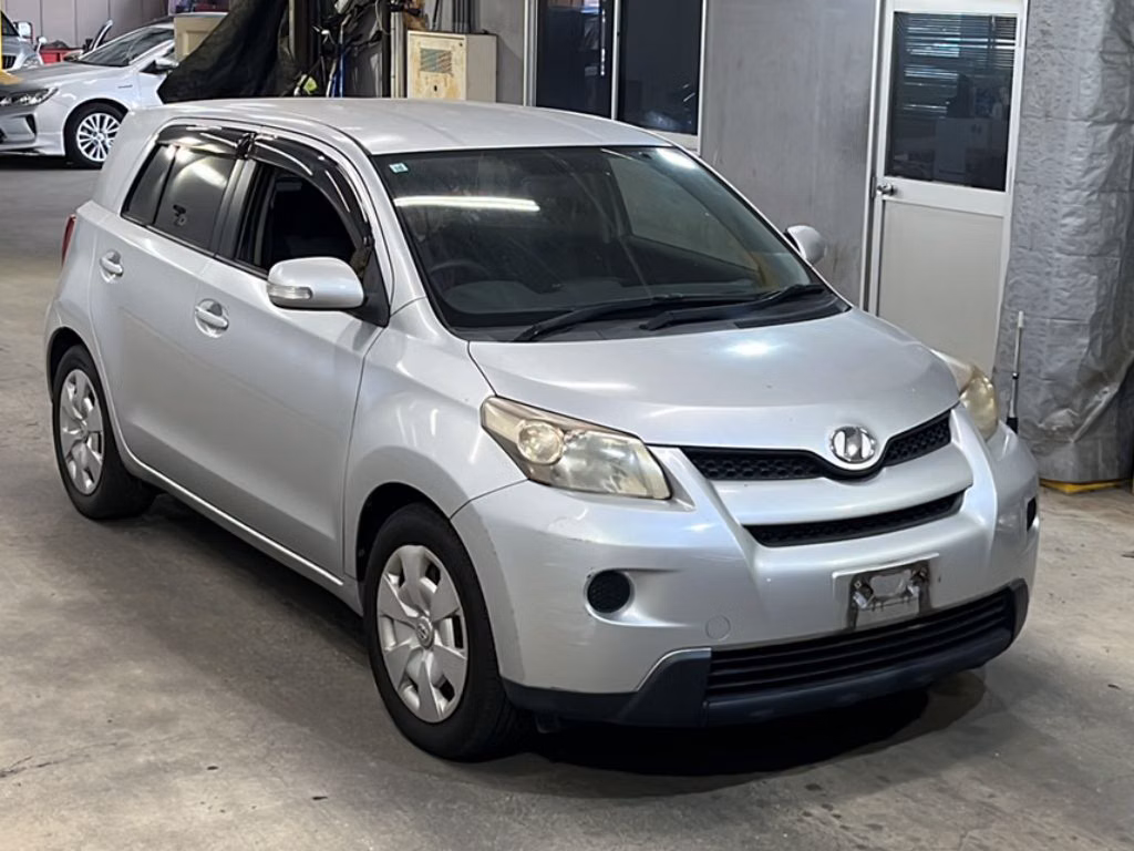 TOYOTA IST