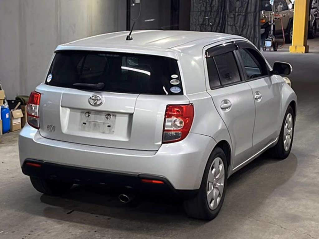 TOYOTA IST