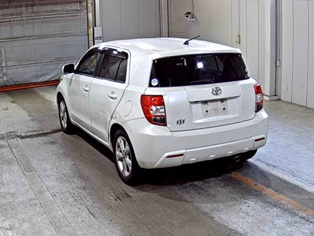 TOYOTA IST