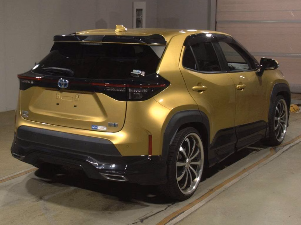 TOYOTA YARIS CROSS