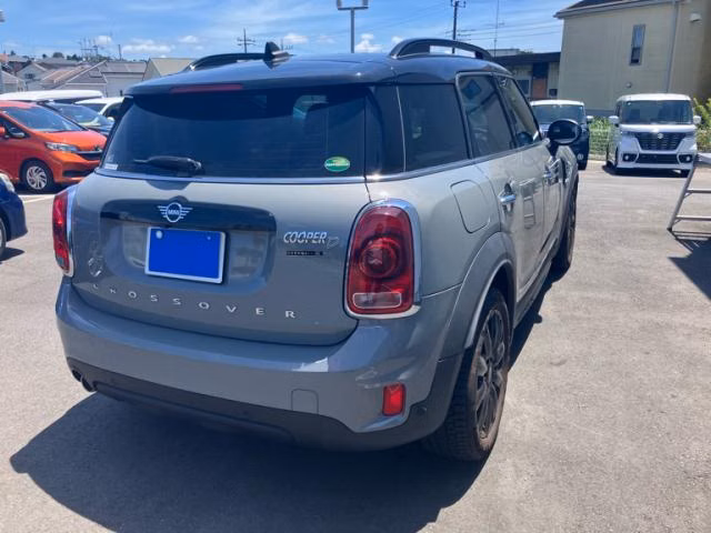 MINI CROSSOVER