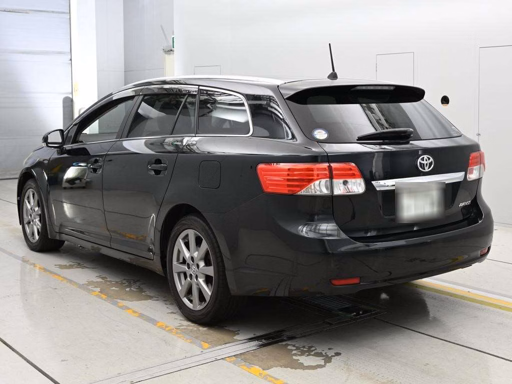 TOYOTA AVENSIS