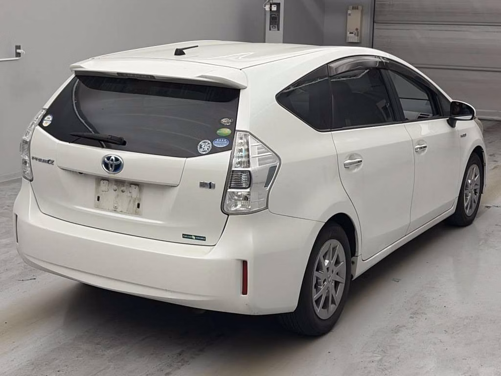 TOYOTA PRIUS ALPHA