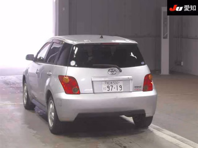 TOYOTA IST
