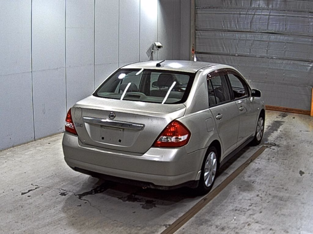 NISSAN TIIDA LATIO