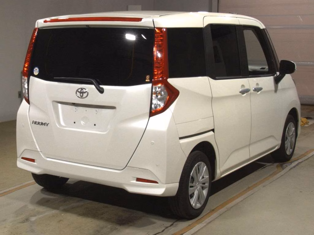 TOYOTA ROOMY