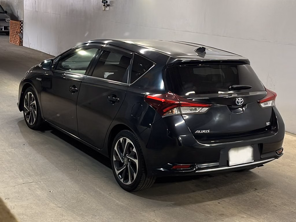 TOYOTA AURIS