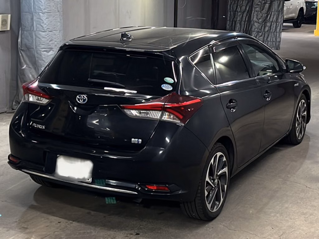 TOYOTA AURIS