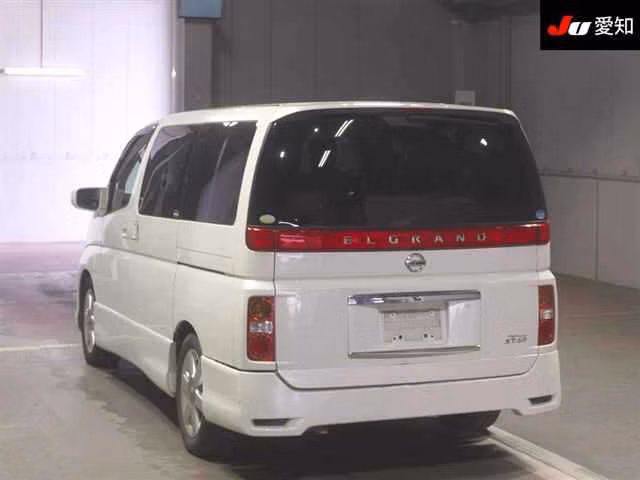 NISSAN ELGRAND