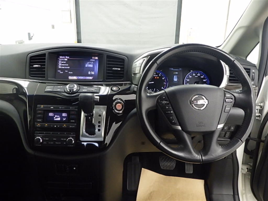 NISSAN ELGRAND