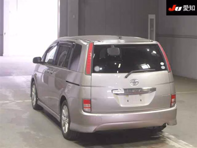 TOYOTA ISIS