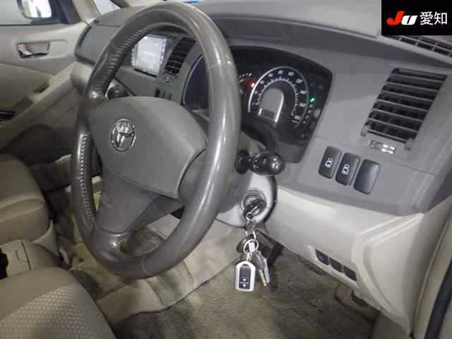 TOYOTA ISIS