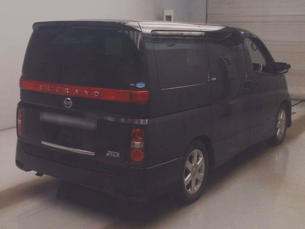 NISSAN ELGRAND