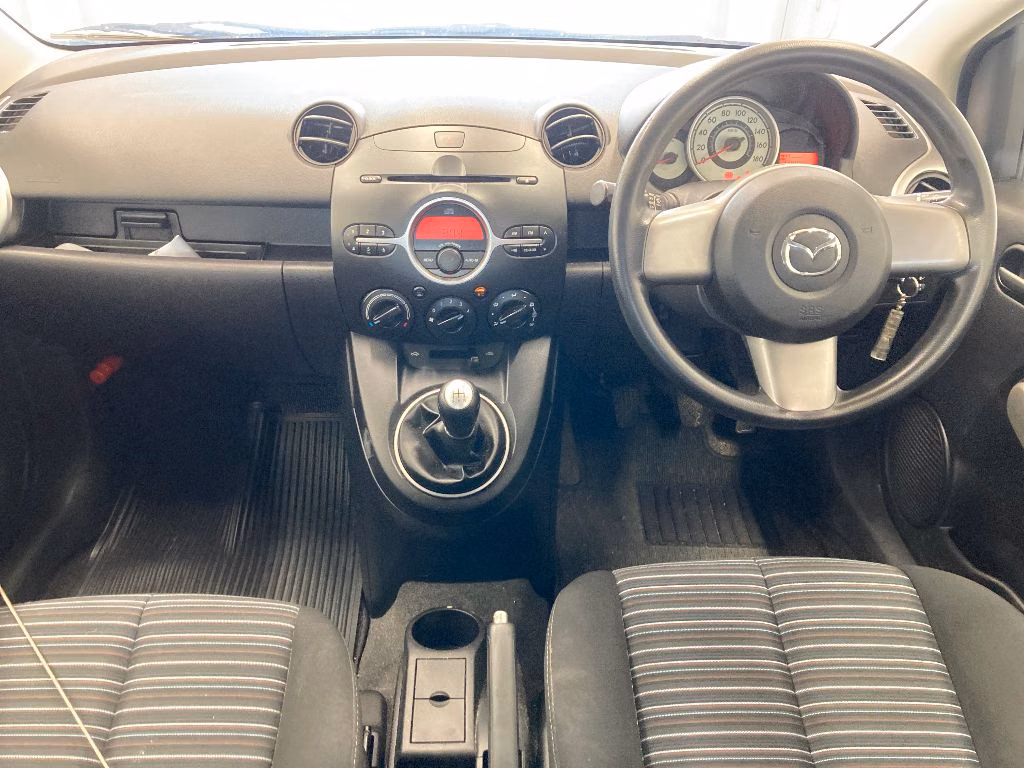 MAZDA DEMIO