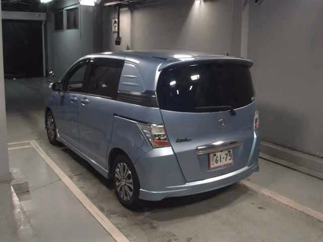 HONDA FREED SPIKE